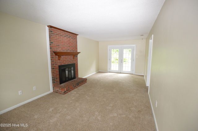 113 Old Post Court, Jacksonville, NC 28546