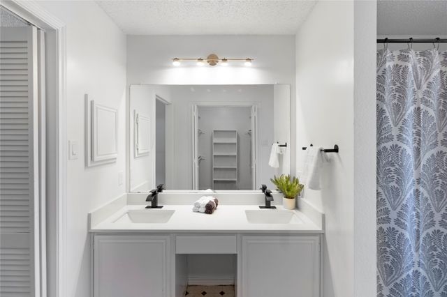 710 Austin Drive, Desoto, TX 75115