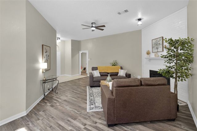 710 Austin Drive, Desoto, TX 75115