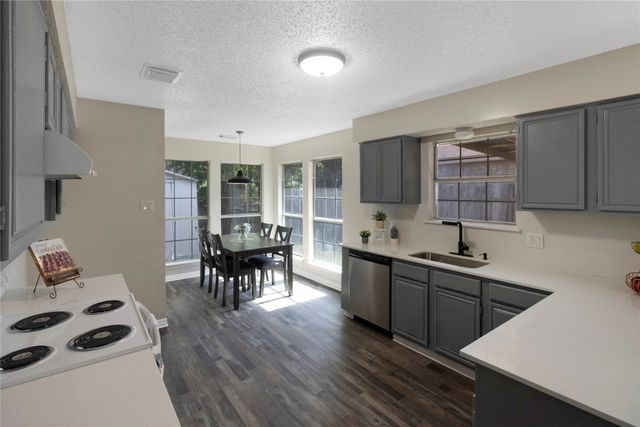 710 Austin Drive, Desoto, TX 75115