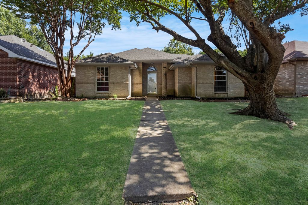 710 Austin Drive, Desoto, TX 75115