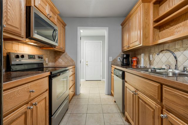 831 E Elgin Place, Broken Arrow, OK 74012
