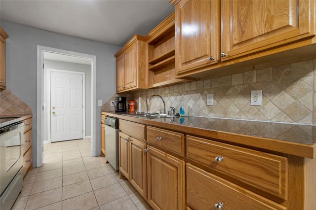 831 E Elgin Place, Broken Arrow, OK 74012