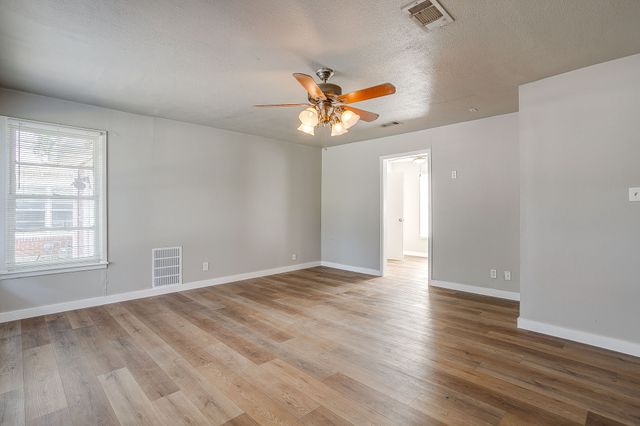 3112 Willow Park Street, Richland Hills, TX 76118