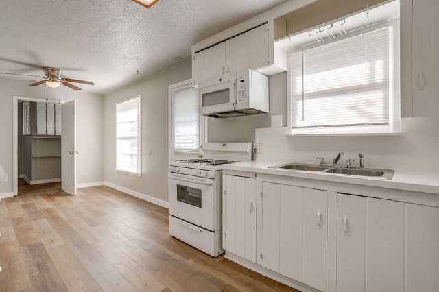 3112 Willow Park Street, Richland Hills, TX 76118