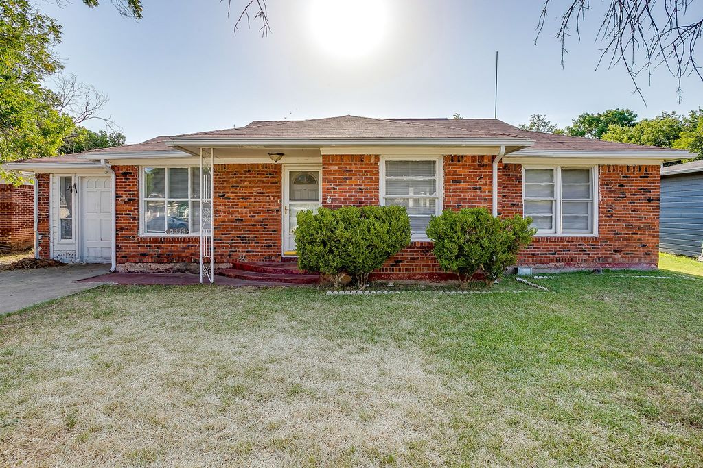 3112 Willow Park Street, Richland Hills, TX 76118