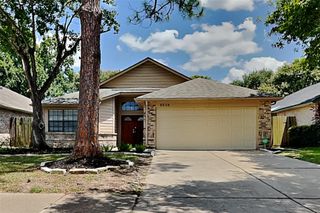 8538 Sparkling Springs Drive, Houston, TX 77095