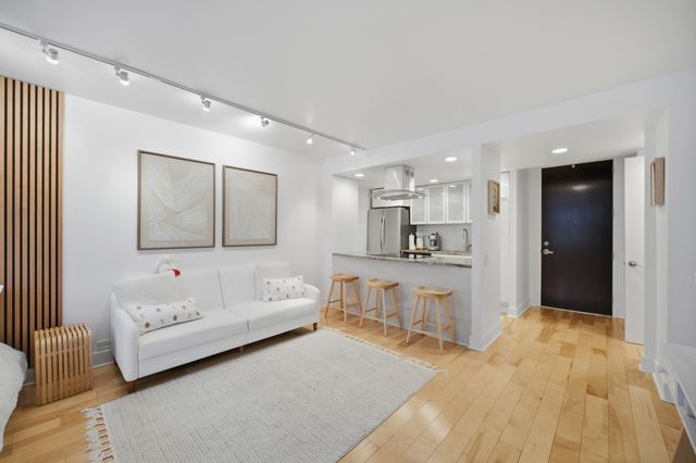 535 N MICHIGAN Avenue 1210, Chicago, IL 60611