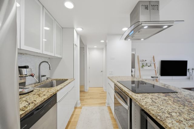 535 N MICHIGAN Avenue 1210, Chicago, IL 60611