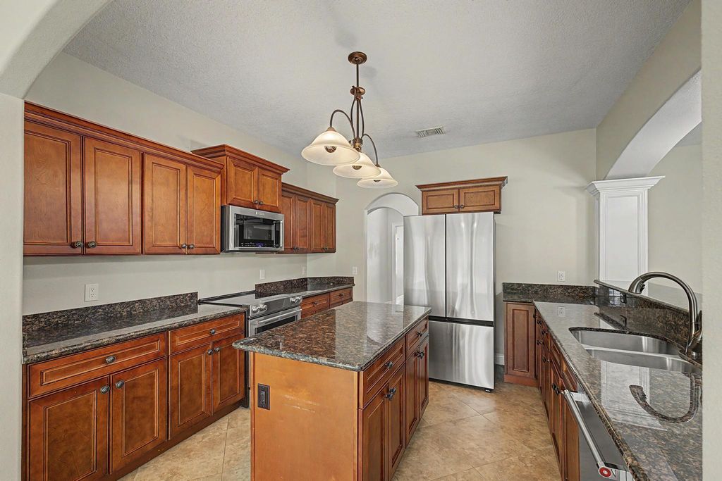 Image 10 of property listing at 7151 Reef Street, Navarre, FL 32566