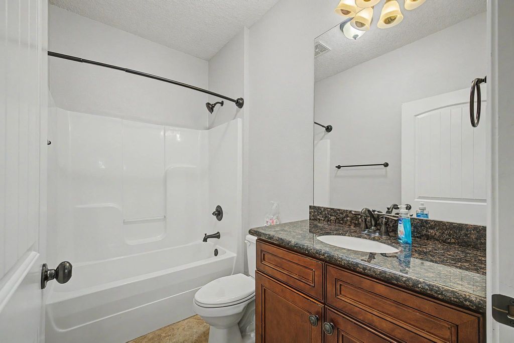 Image 21 of property listing at 7151 Reef Street, Navarre, FL 32566
