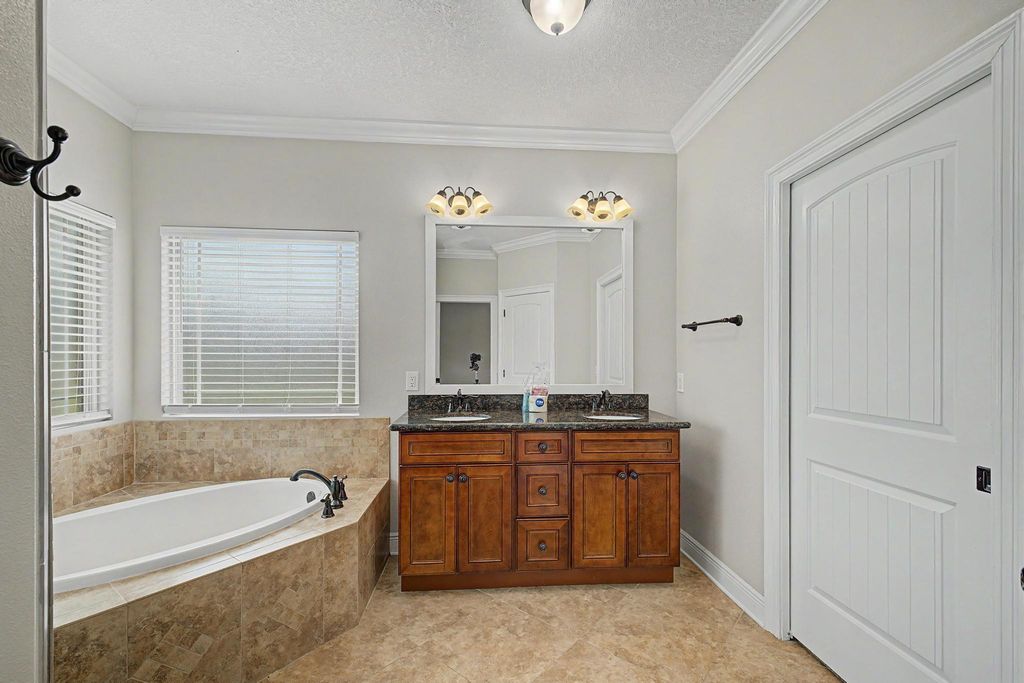 Image 31 of property listing at 7151 Reef Street, Navarre, FL 32566