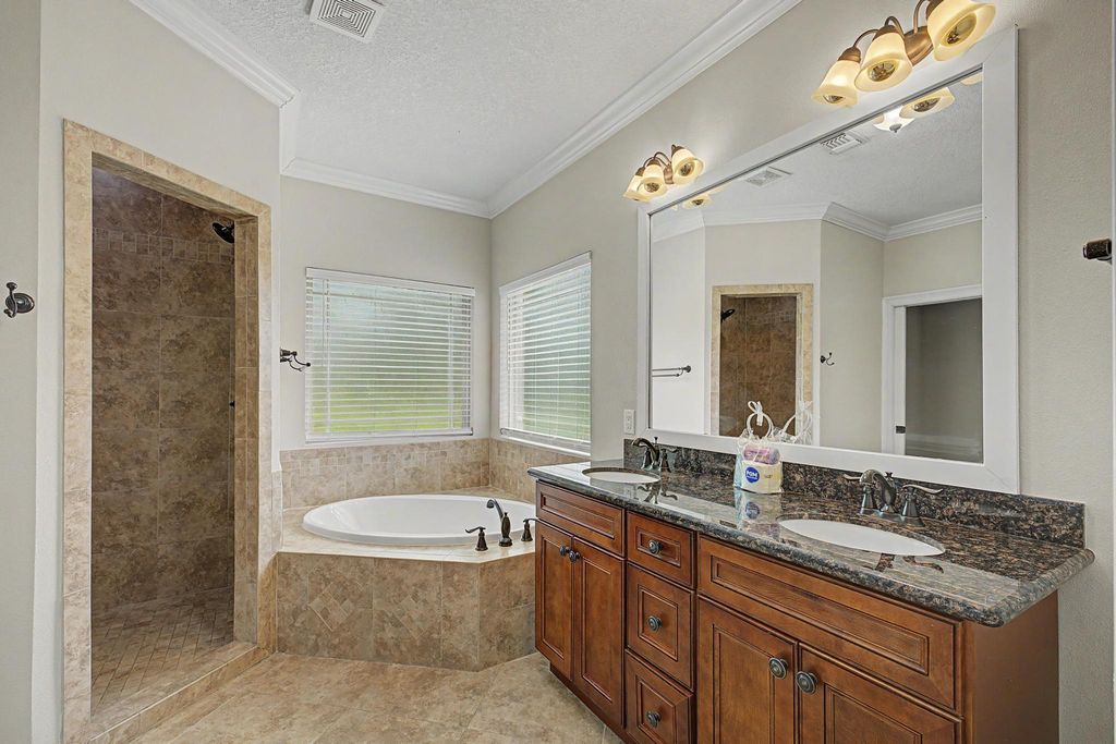 Image 32 of property listing at 7151 Reef Street, Navarre, FL 32566