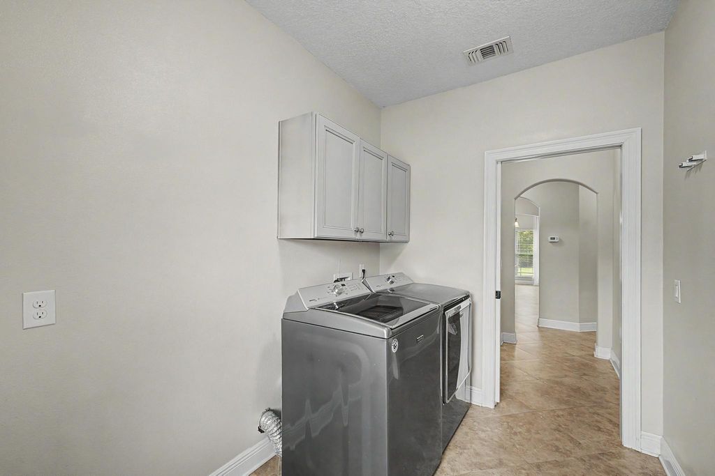 Image 39 of property listing at 7151 Reef Street, Navarre, FL 32566