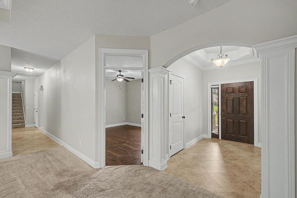 Image 4 of property listing at 7151 Reef Street, Navarre, FL 32566