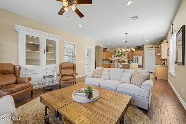 582 W ZION Place, Chandler, AZ 85248