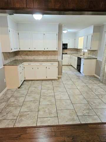 2037 Darlington Court, Shreveport, LA 71118