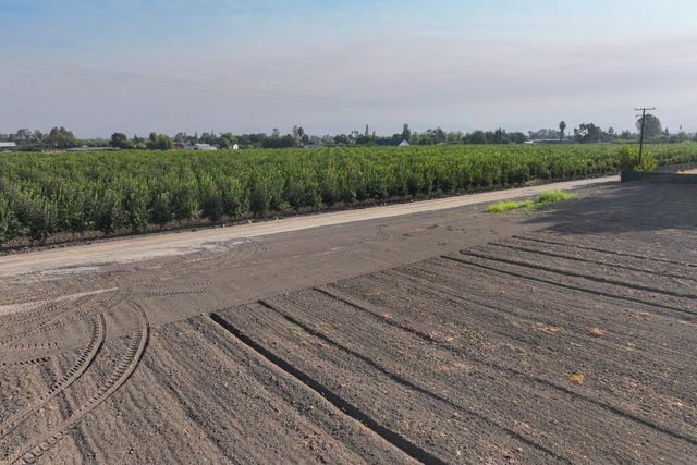 0 N Belmont, Exeter, CA 93221