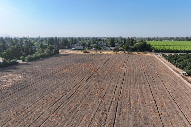 0 N Belmont, Exeter, CA 93221