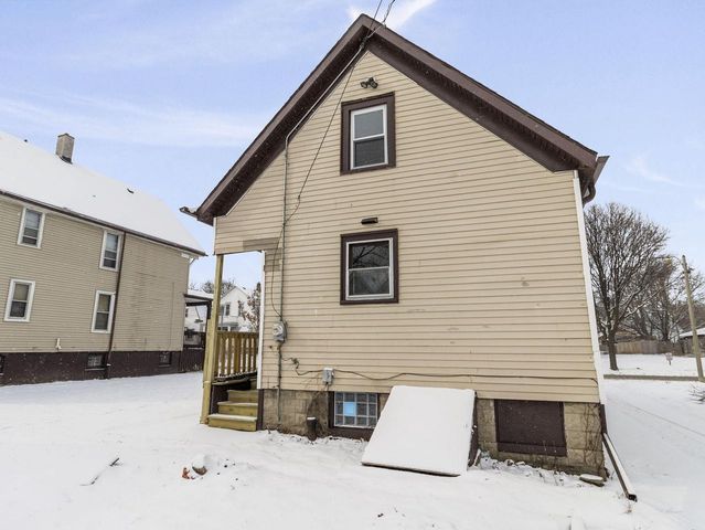 2558 N 24TH STREET, Milwaukee, WI 53206