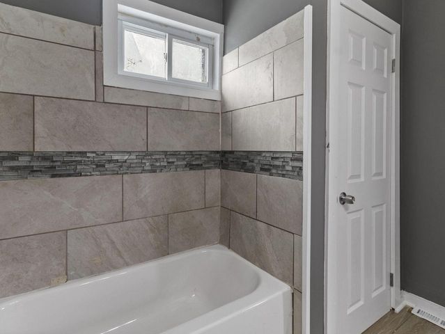 2558 N 24TH STREET, Milwaukee, WI 53206