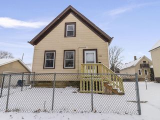 2558 N 24TH STREET, Milwaukee, WI 53206