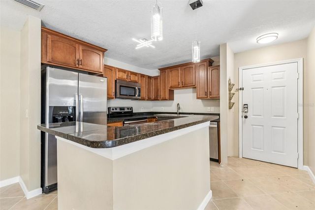 9481 HIGHLAND OAK DRIVE 814, Tampa, FL 33647