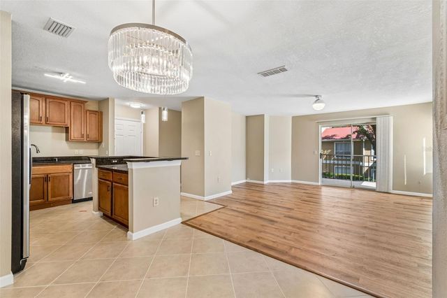 9481 HIGHLAND OAK DRIVE 814, Tampa, FL 33647