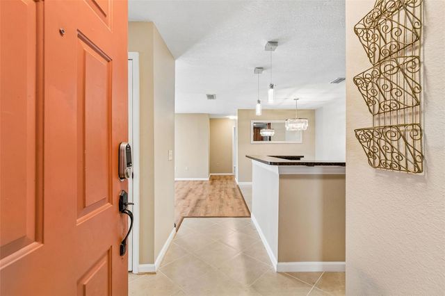 9481 HIGHLAND OAK DRIVE 814, Tampa, FL 33647