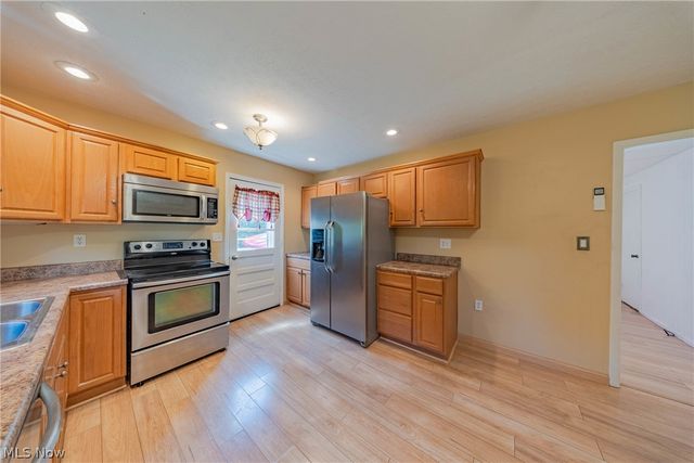 2481 Meadowview Drive, Parkersburg, WV 26104