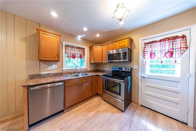 2481 Meadowview Drive, Parkersburg, WV 26104