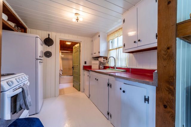 26 Don Gerry Road, Bristol, NH 03222