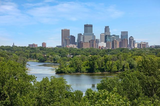 2622 W Lake Street 609, Minneapolis, MN 55416