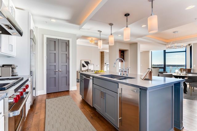 2622 W Lake Street 609, Minneapolis, MN 55416