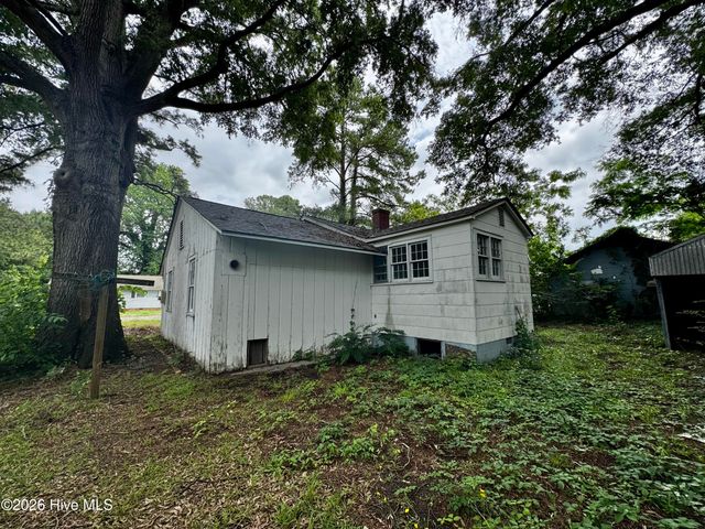 605 Dixon Street, Kinston, NC 28501
