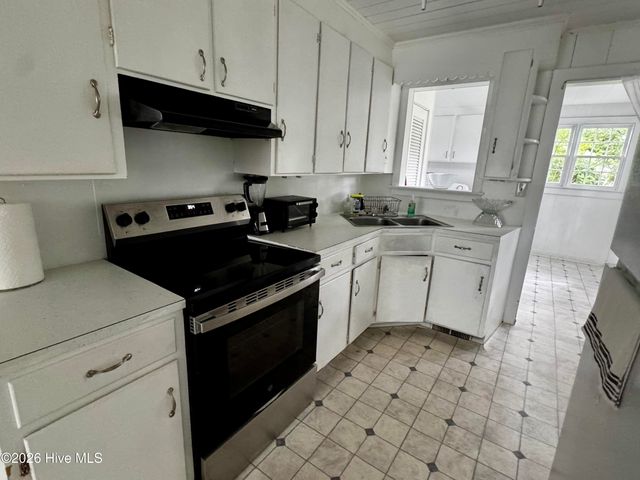 605 Dixon Street, Kinston, NC 28501