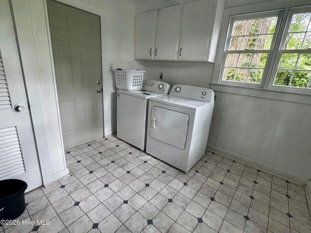 605 Dixon Street, Kinston, NC 28501