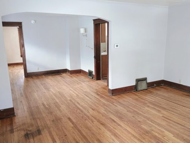 212 N Magnolia Avenue, Lansing, MI 48912