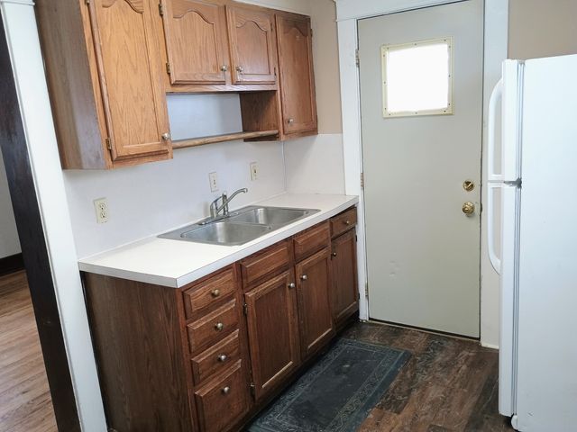 212 N Magnolia Avenue, Lansing, MI 48912