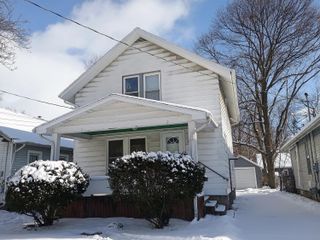 212 N Magnolia Avenue, Lansing, MI 48912