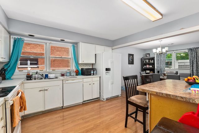 5214 Galitz Street 205, Skokie, IL 60077