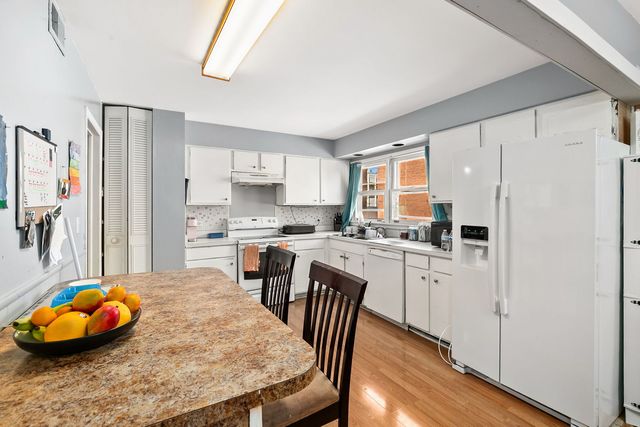 5214 Galitz Street 205, Skokie, IL 60077