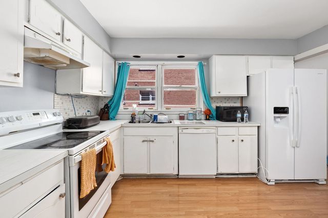 5214 Galitz Street 205, Skokie, IL 60077