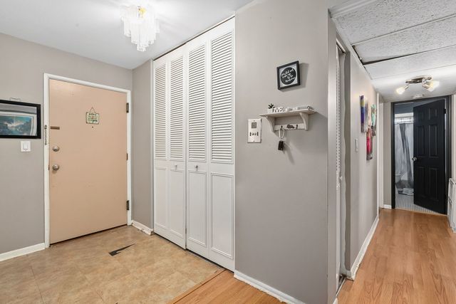 5214 Galitz Street 205, Skokie, IL 60077
