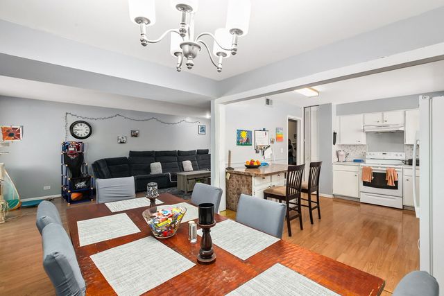 5214 Galitz Street 205, Skokie, IL 60077