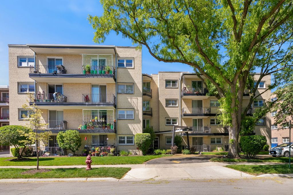5214 Galitz Street 205, Skokie, IL 60077