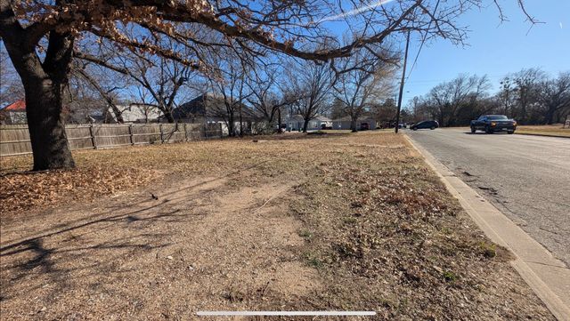 101 E Wilson Avenue, Sherman, TX 75090