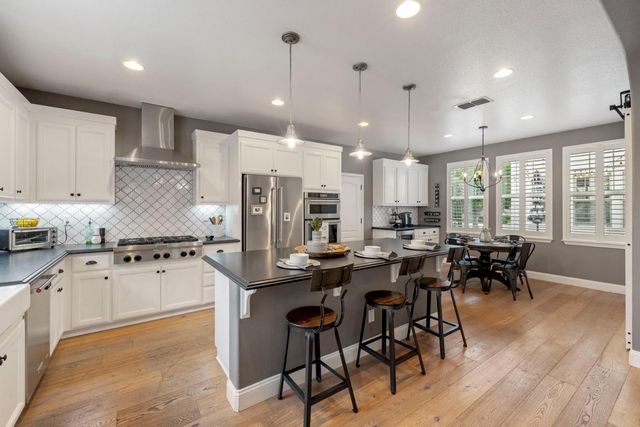 833 S Amor St, Mountain House, CA 95391