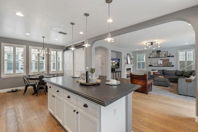 833 S Amor St, Mountain House, CA 95391