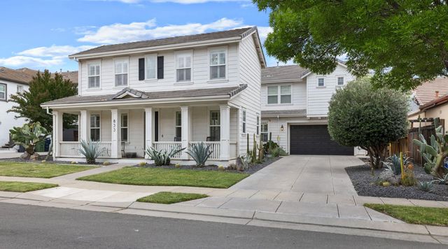 833 S Amor St, Mountain House, CA 95391